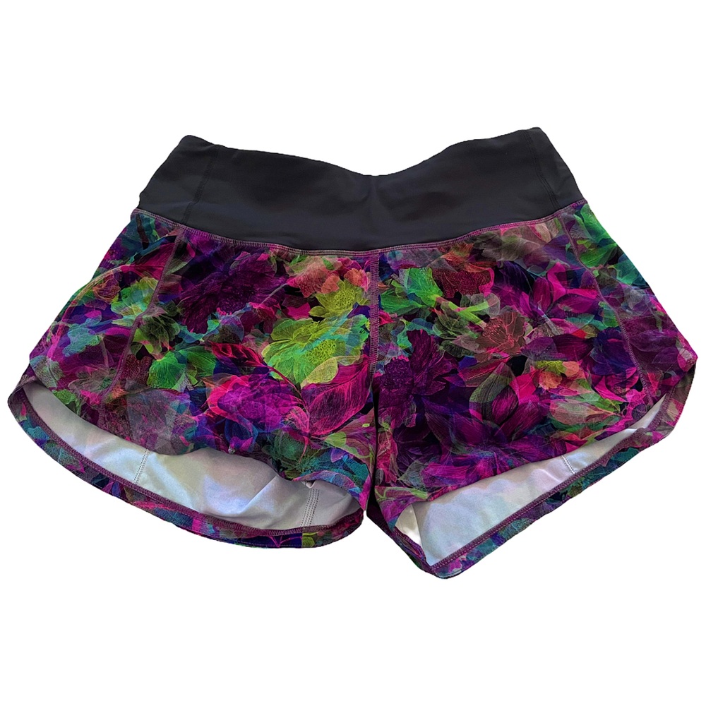 Lululemon 2.5 in speed up in vivid floral tone multi graphite grey.